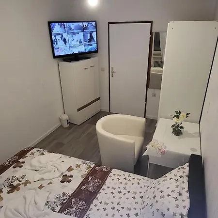 Appartement Gemuetliches Loft 150 M Von Slk Klinikum Boeckingen *